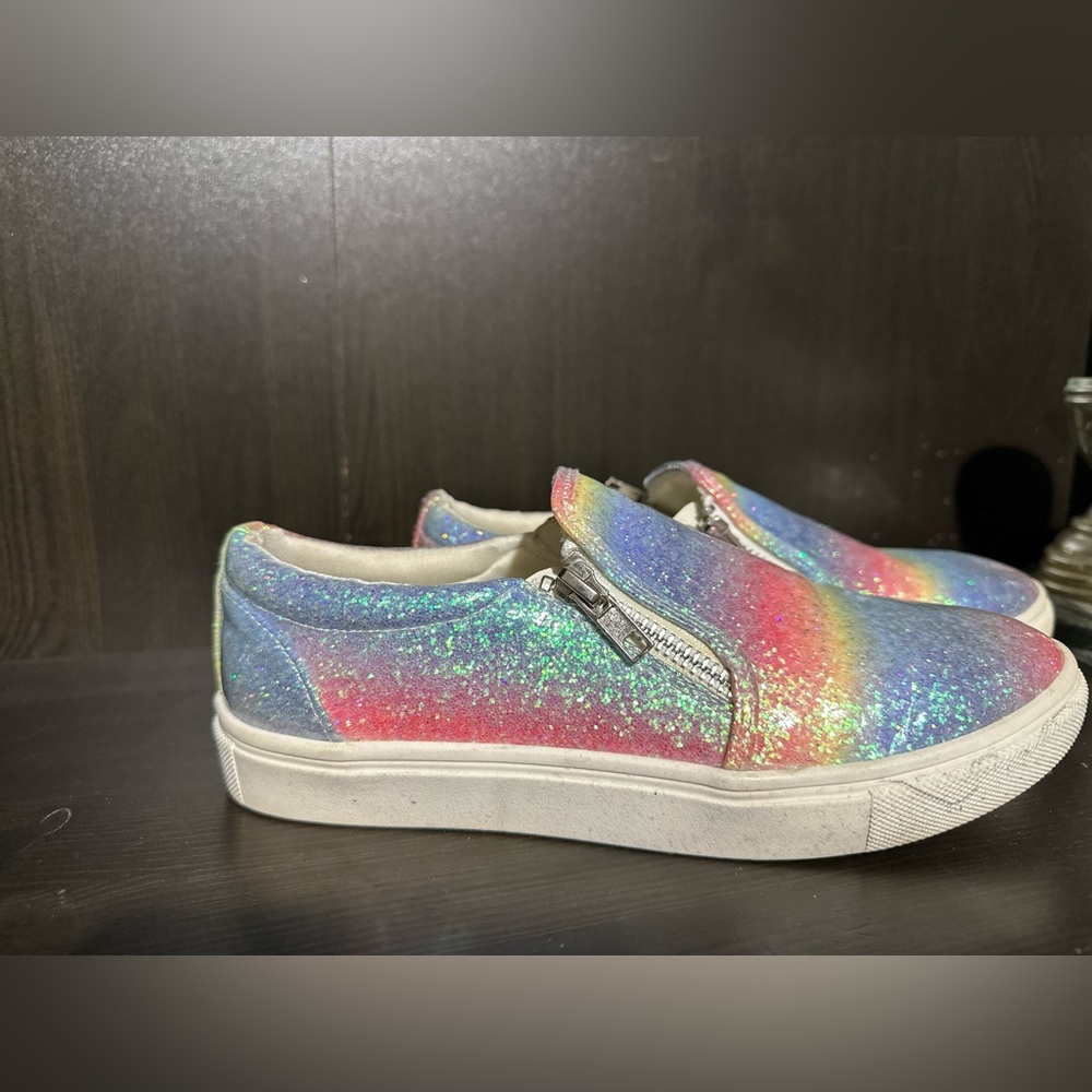 DV (Dolce Vita) kids brand sparkle zip up shoes size 4